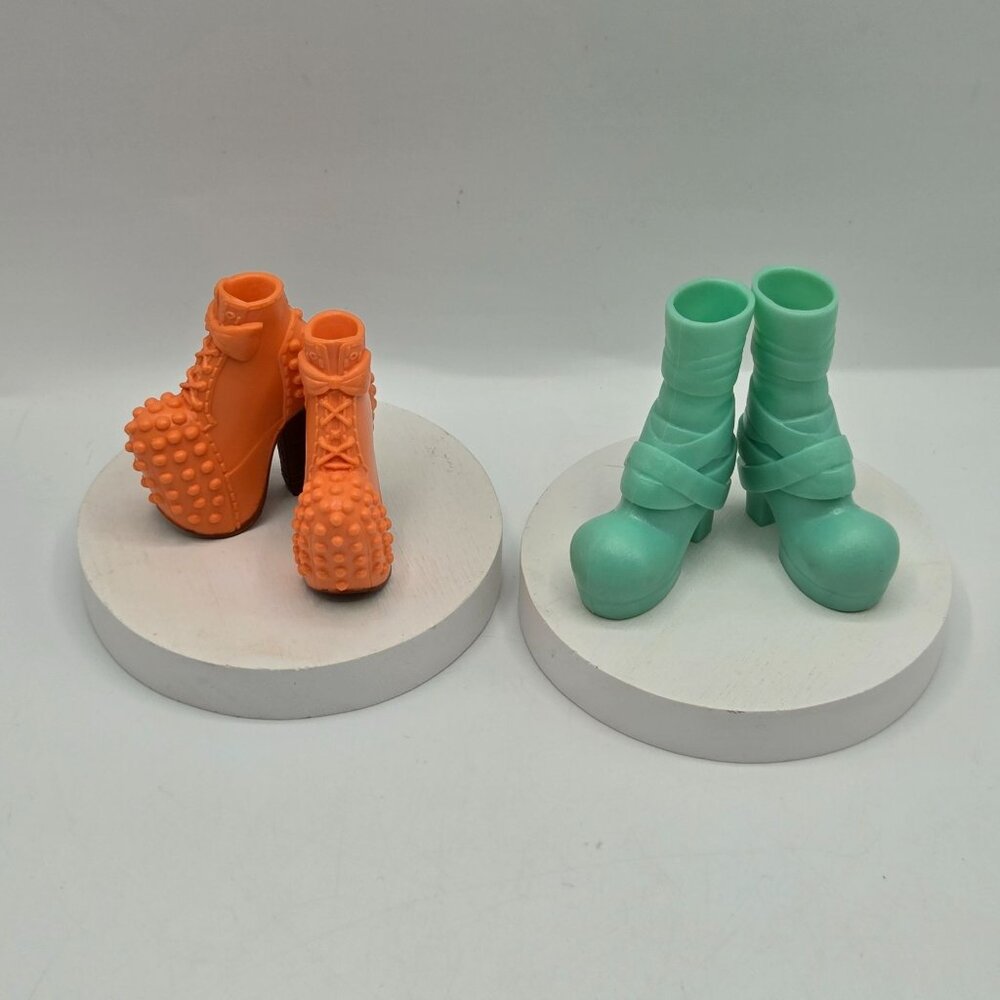 Bratz Doll Replacement Boots Set: Peach Platform Heels & Green Ankle Boots By MG